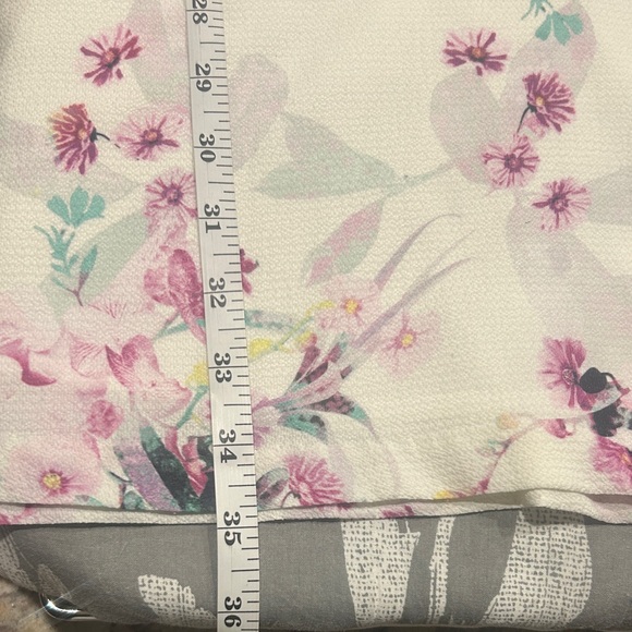 💜”Kensie” White & Purple Floral Dress w/Crisscross Neckline Detailing - Picture 17 of 17